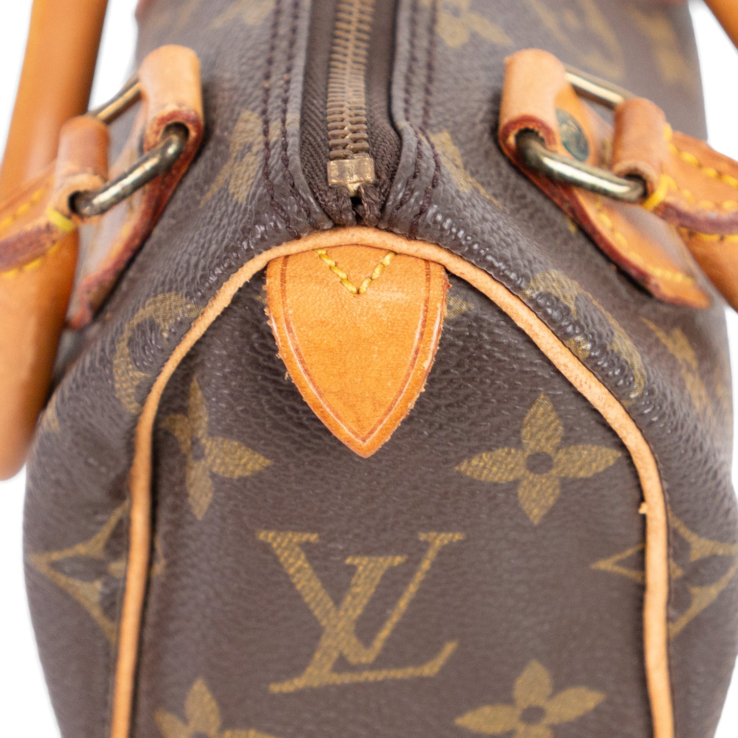 LOUIS VUITTON mini speedy w/ strap
