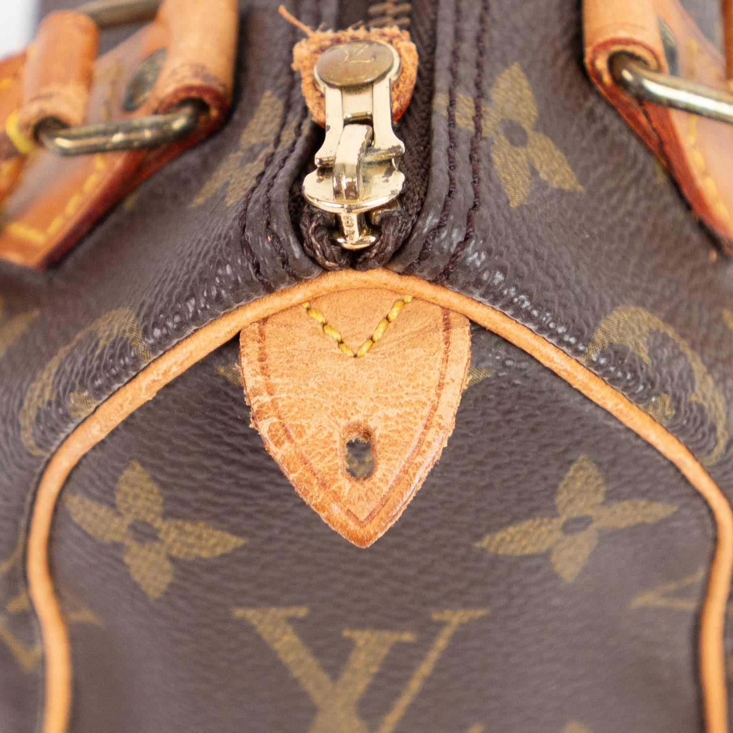 LOUIS VUITTON mini speedy w/ strap