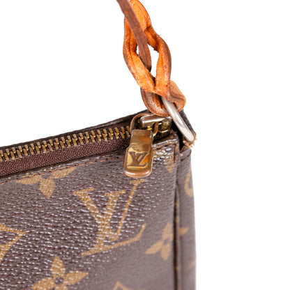 LOUIS VUITTON pochette