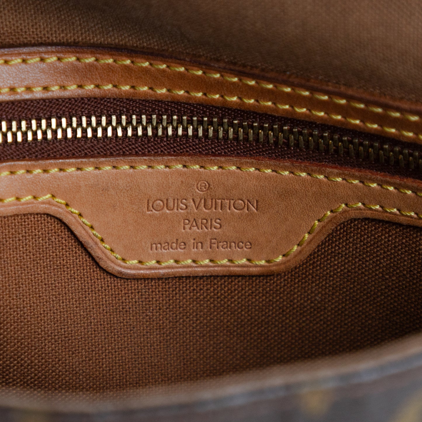 LOUIS VUITTON looping mini