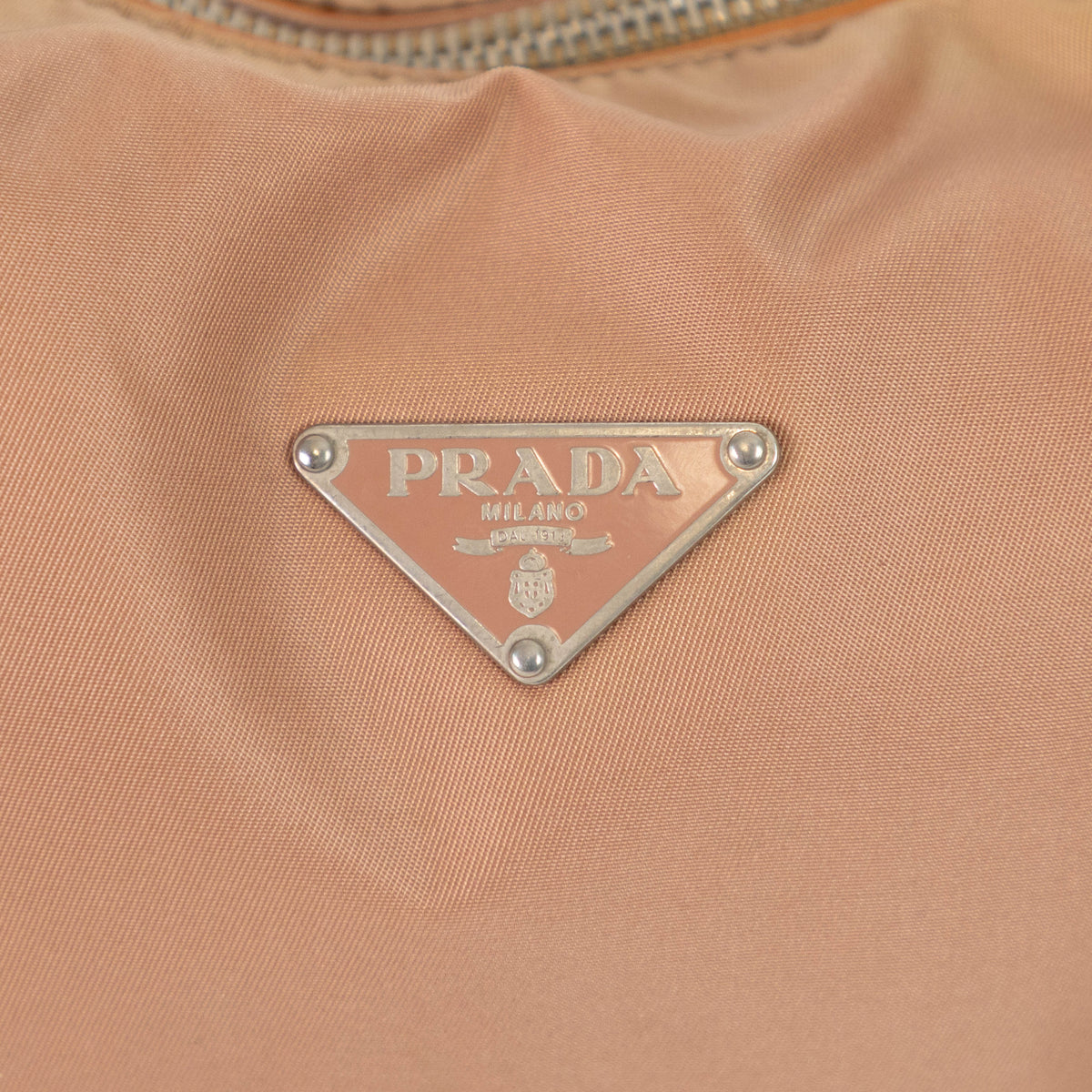 PRADA tessuto nylon vernice hobo cipria