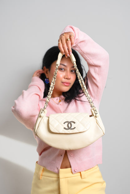 CHANEL cream matelasse lambskin accordion shoulderbag