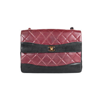 CHANEL lambskin quilted shoulder bag
