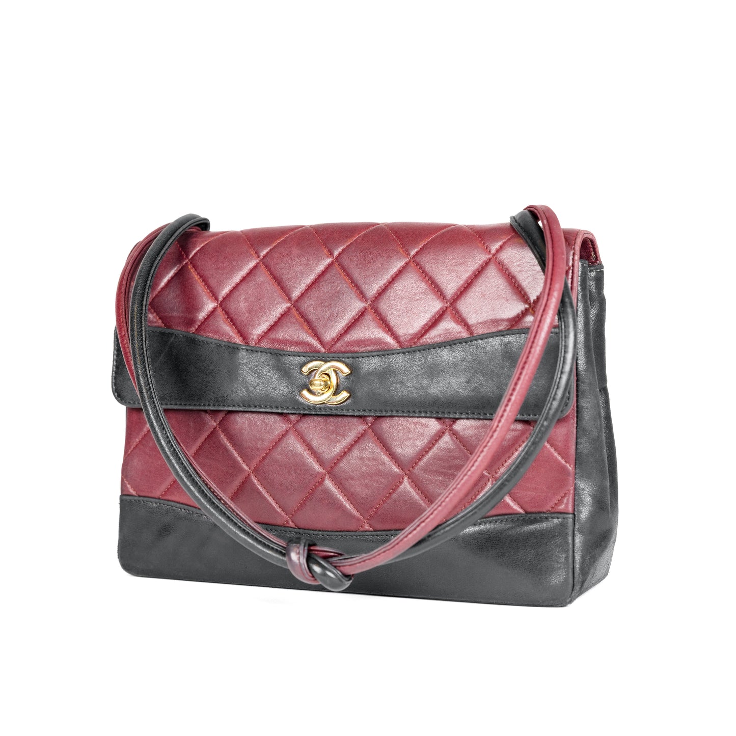 CHANEL lambskin quilted shoulder bag