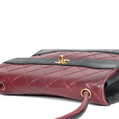 CHANEL lambskin quilted shoulder bag