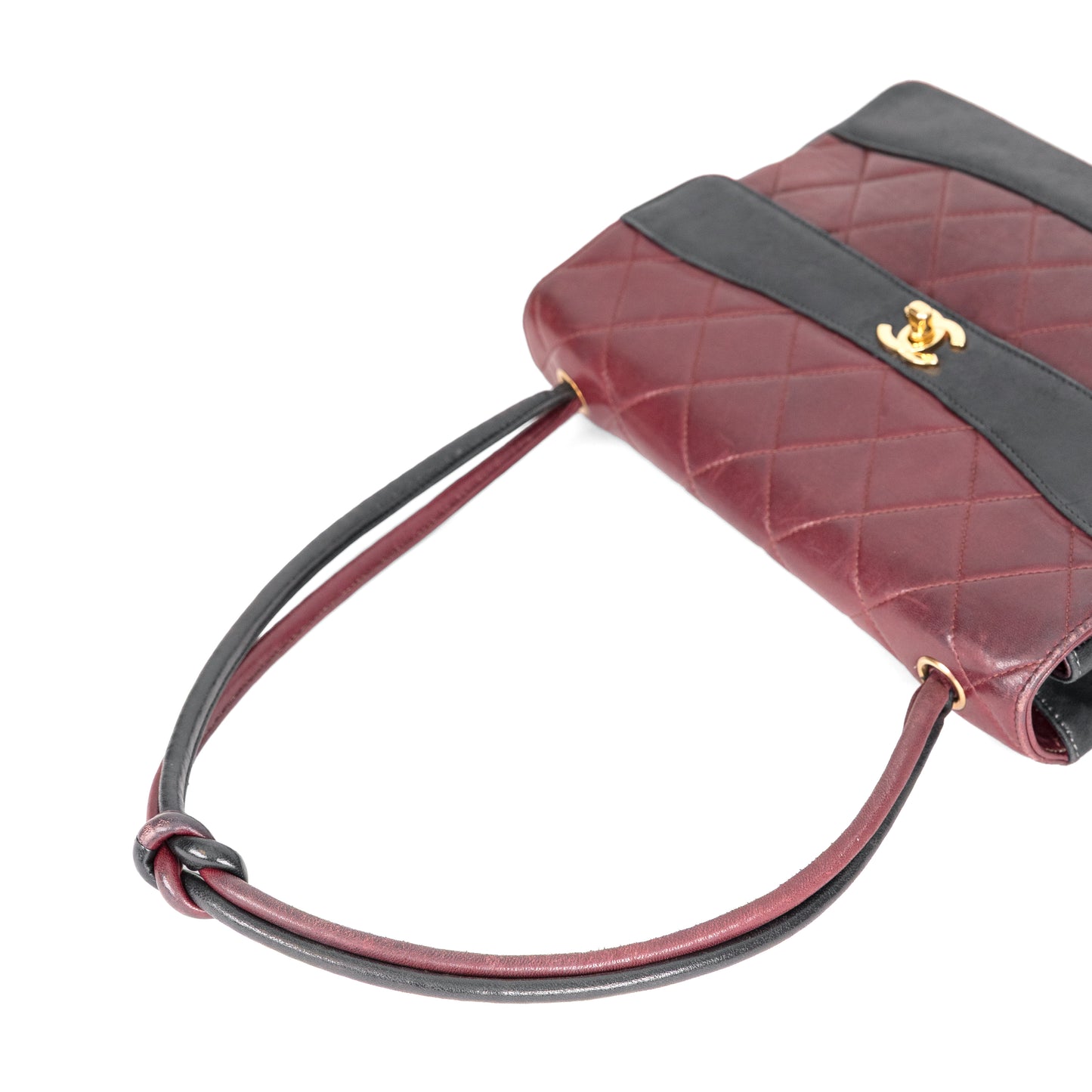 CHANEL lambskin quilted shoulder bag