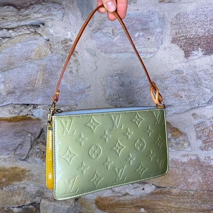 LOUIS VUITTON green vernis lexington pochette