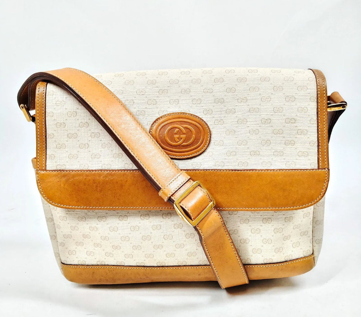 GUCCI cream crossbody