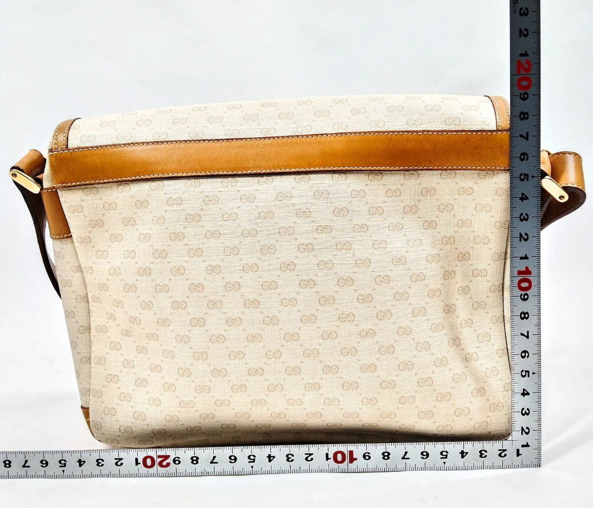 GUCCI cream crossbody