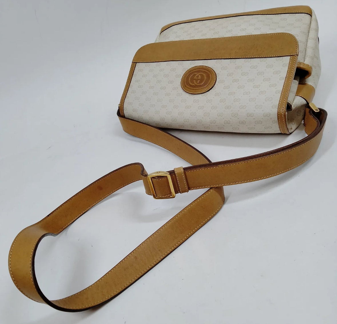 GUCCI cream crossbody