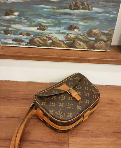 LOUIS VUITTON jeunefille MM